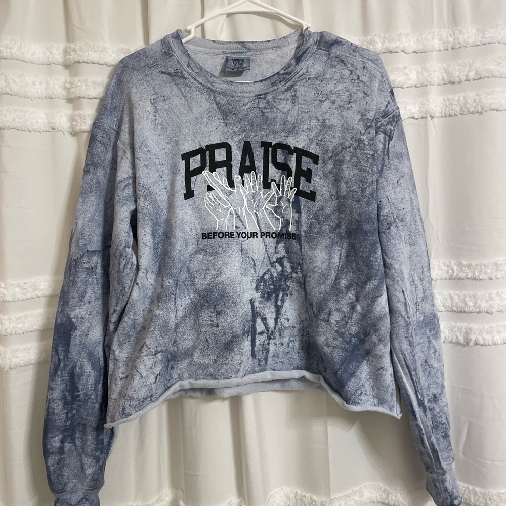 Praise Before Your Promises Blue and White Cropped Graphic Sweatshirt